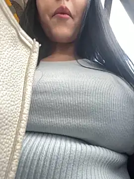 Snapshot of oh_nina chatting on 09/19/25, 08:42 oh nina online show from 09/19/25, 08:42