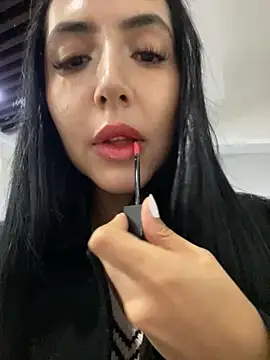 Snapshot of oh_nina chatting on 10/24/25, 09:55 oh nina online show from 10/24/25, 09:55