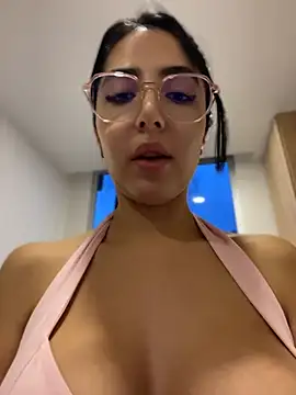 Snapshot of oh_nina chatting on 07/09/26, 11:20 oh nina online show from 07/09/26, 11:20
