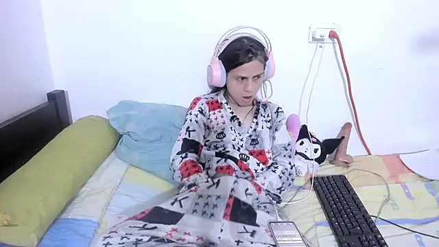 Petite-Goth online show from 11/14/25, 11:24