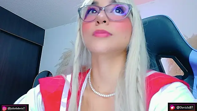 Snapshot of JulietaDavis chatting on 04/12/26, 02:16 JulietaDavis online show from 04/12/26, 02:16