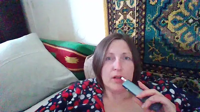 Snapshot of AllaSowinskaya chatting on 04/17/26, 09:34 AllaSowinskaya online show from 04/17/26, 09:34