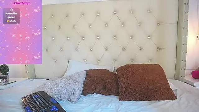 larandemon online show from 09/16/25, 03:18