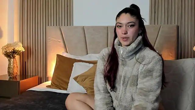 Snapshot of Victoria_Beaumont chatting on 10/04/25, 12:14 Victoria Beaumont online show from 10/04/25, 12:14