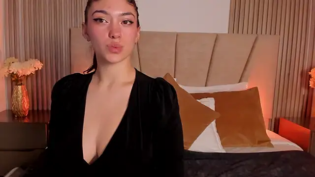 Snapshot of Victoria_Beaumont chatting on 11/07/25, 12:05 Victoria Beaumont online show from 11/07/25, 12:05