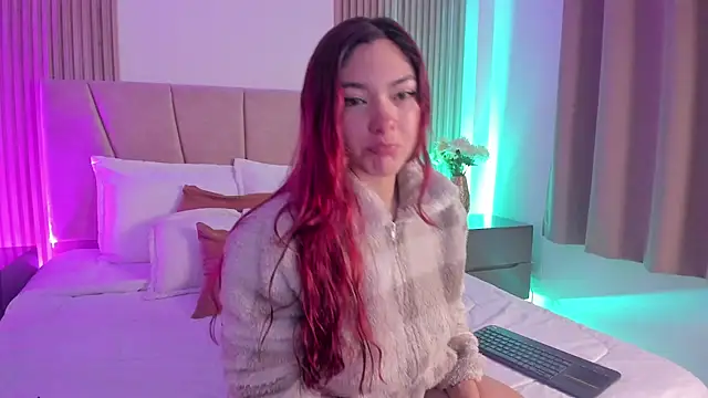 Snapshot of Victoria_Beaumont chatting on 03/18/26, 11:57 Victoria Beaumont online show from 03/18/26, 11:57