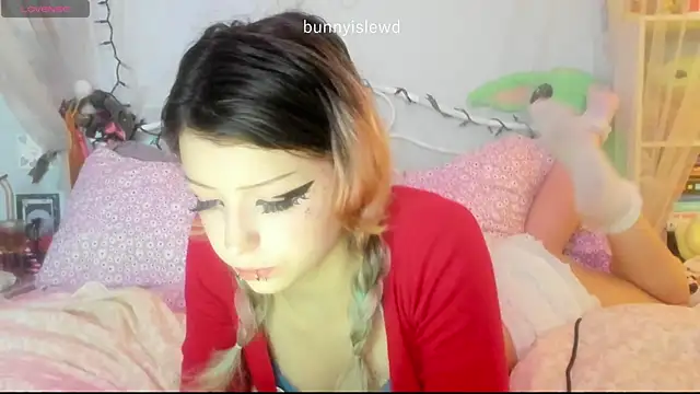Snapshot of bunnyislewd chatting on 07/05/26, 03:02 bunnyislewd online show from 07/05/26, 03:02