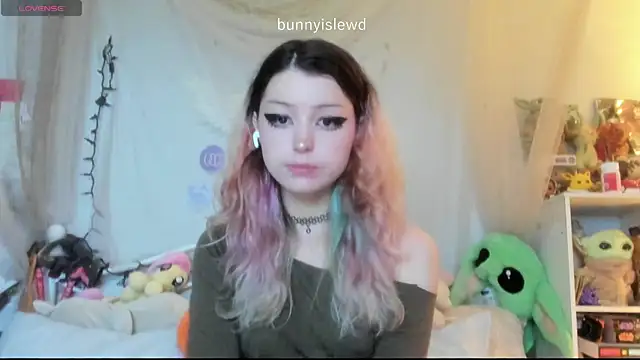 Snapshot of bunnyislewd chatting on 07/24/26, 04:21 bunnyislewd online show from 07/24/26, 04:21
