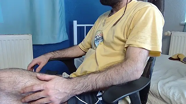 Snapshot of flydirty chatting on 11/16/25, 12:11 flydirty online show from 11/16/25, 12:11