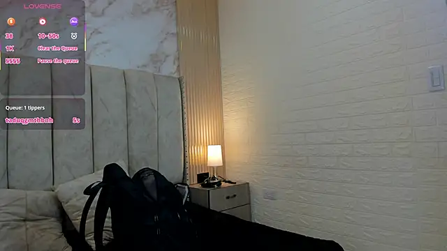 kiarazafira online show from 09/13/25, 10:26