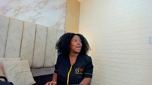 kiarazafira online show from 09/17/25, 10:28