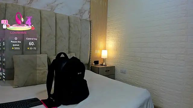 kiarazafira online show from 09/18/25, 10:17