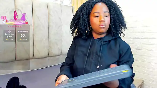 kiarazafira online show from 09/24/25, 11:02