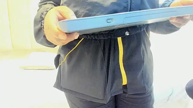 kiarazafira online show from 09/28/25, 10:42