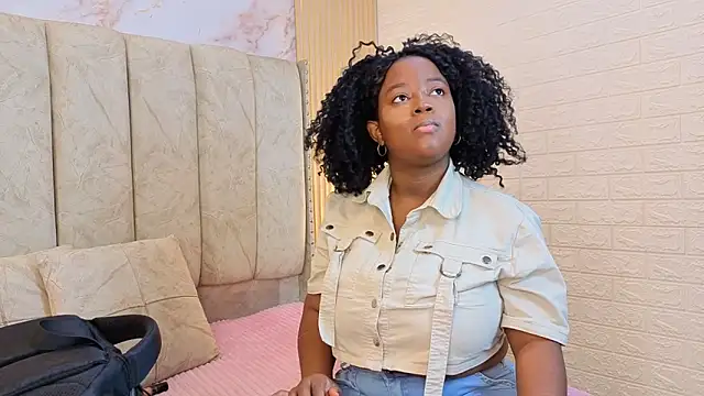 kiarazafira online show from 10/04/25, 10:46