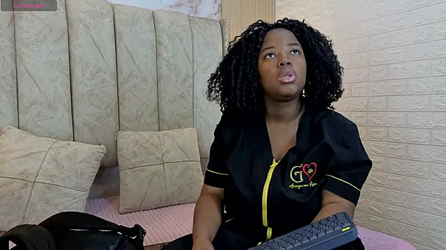 kiarazafira online show from 10/07/25, 11:18