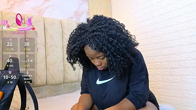 kiarazafira online show from 10/11/25, 08:57