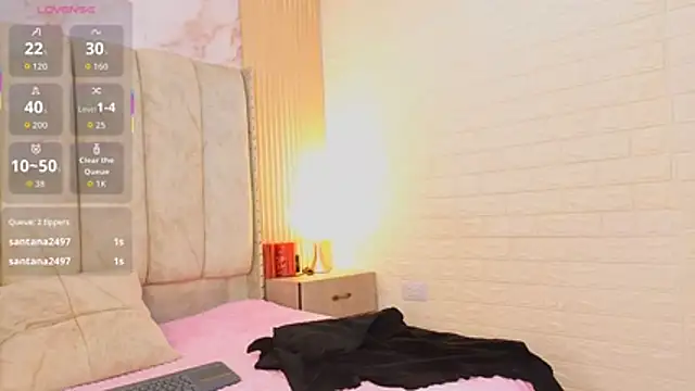 kiarazafira online show from 10/25/25, 11:07