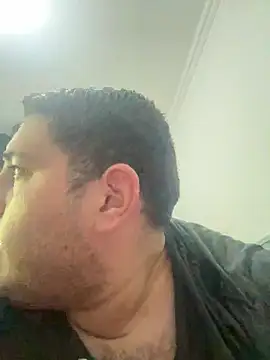 Snapshot of fanalistfinan chatting on 10/31/25, 04:35 fanalistfinan online show from 10/31/25, 04:35