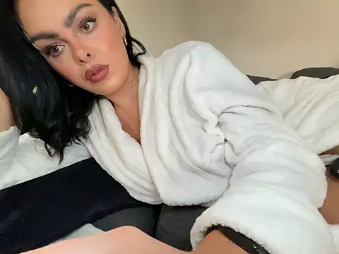 Snapshot of FrancescaXO chatting on 05/08/26, 11:04 FrancescaXO online show from 05/08/26, 11:04