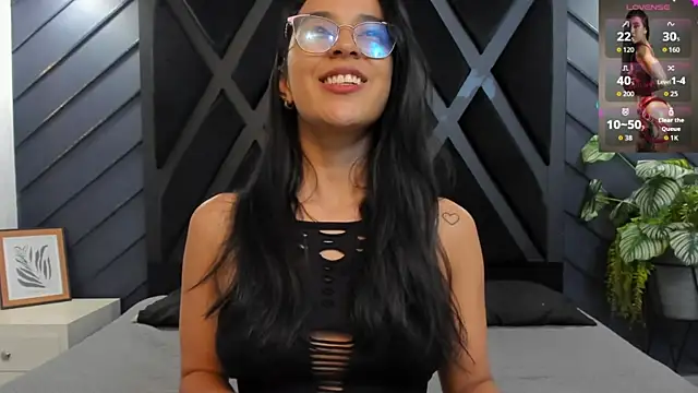 zoe martins  online show from 10/08/25, 05:21