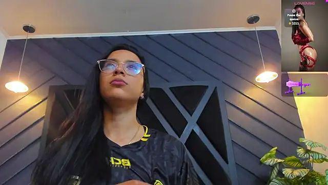 zoe martins  online show from 10/16/25, 05:25