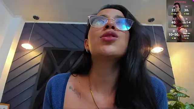 zoe martins  online show from 10/20/25, 05:24