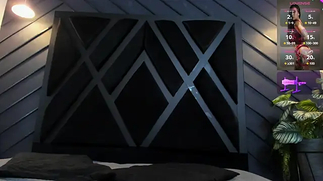 zoe martins  online show from 10/21/25, 05:35