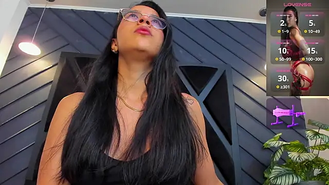 zoe martins  online show from 11/04/25, 05:23