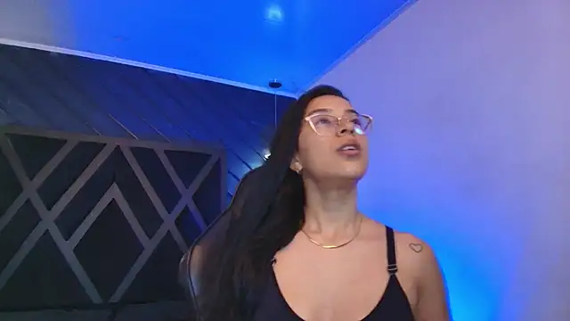 zoe martins  online show from 03/12/26, 05:19