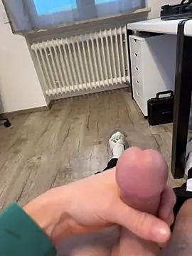 Snapshot of sexymark6 chatting on 02/13/26, 06:53 sexymark6 online show from 02/13/26, 06:53