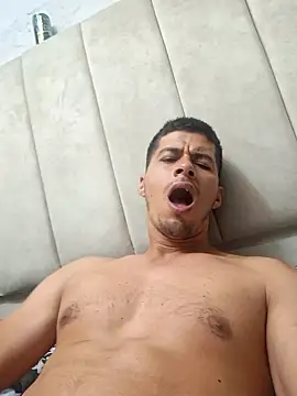 Snapshot of piterrr_hot chatting on 10/23/25, 11:53 piterrr hot online show from 10/23/25, 11:53