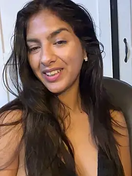 chicachocolate01 online show from 10/24/25, 06:37
