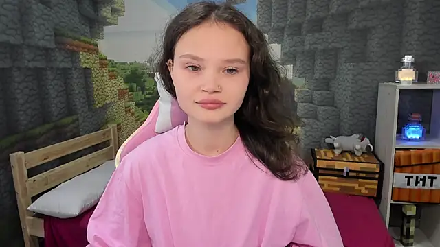 EmilyChaves online show from 10/20/25, 08:09