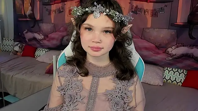 EmilyChaves online show from 10/30/25, 06:41