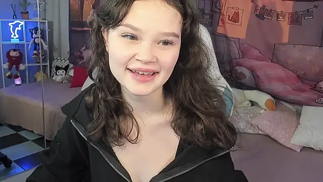 EmilyChaves online show from 11/25/25, 06:08