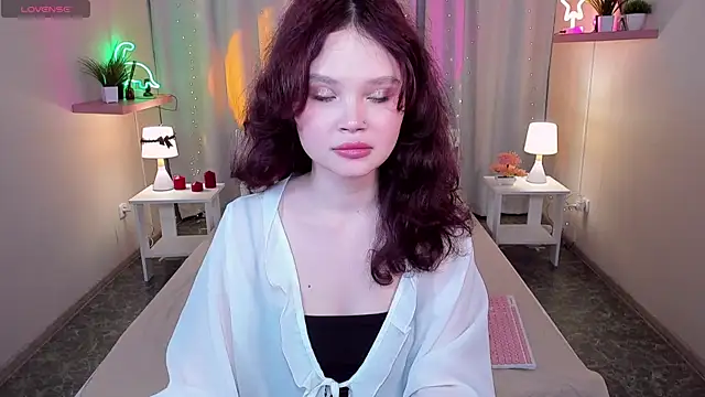 EmilyChaves online show from 06/03/26, 08:06