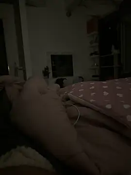 Snapshot of Carloeugenio6 chatting on 10/05/25, 12:20 Carloeugenio6 online show from 10/05/25, 12:20