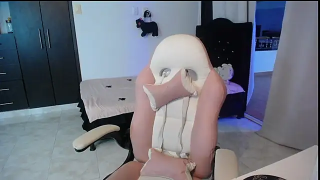 Snapshot of Elizabeth_rose02 chatting on 10/09/25, 11:25 Elizabeth rose02 online show from 10/09/25, 11:25