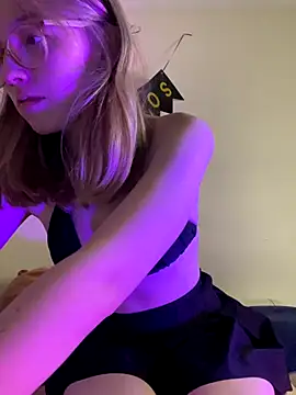 Snapshot of ReenKitty chatting on 09/19/25, 04:58 ReenKitty online show from 09/19/25, 04:58