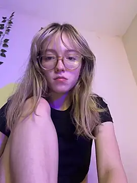 Snapshot of ReenKitty chatting on 11/20/25, 04:23 ReenKitty online show from 11/20/25, 04:23