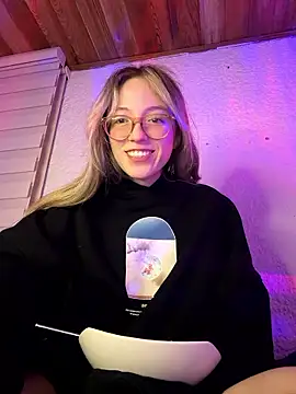 Snapshot of ReenKitty chatting on 03/21/26, 05:56 ReenKitty online show from 03/21/26, 05:56