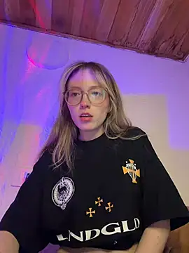 ReenKitty online show from 05/08/26, 05:02
