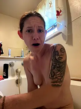 Snapshot of YoMomma-xoxo13 chatting on 11/29/25, 05:49 YoMomma-xoxo13 online show from 11/29/25, 05:49