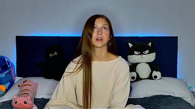 Snapshot of MissEmilyMiller chatting on 03/23/26, 07:07 MissEmilyMiller online show from 03/23/26, 07:07