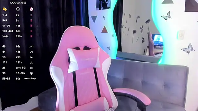 luciamature  online show from 11/04/25, 09:14