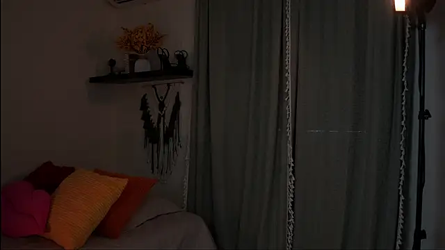 isabella-garcia- online show from 10/26/25, 06:36