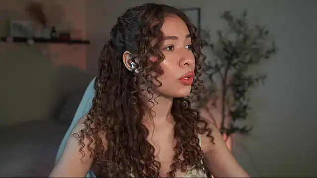 isabella-garcia- online show from 04/01/26, 09:01