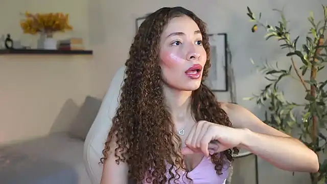 isabella-garcia- online show from 05/21/26, 10:06