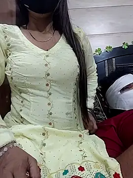 Snapshot of dollysapna1 chatting on 10/23/25, 05:29 dollysapna1 online show from 10/23/25, 05:29